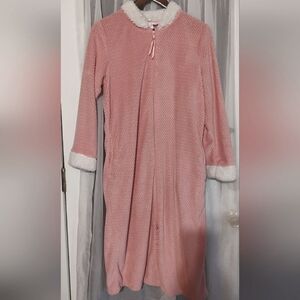 Secret Treasures Plush Pink women's or teen robe, M